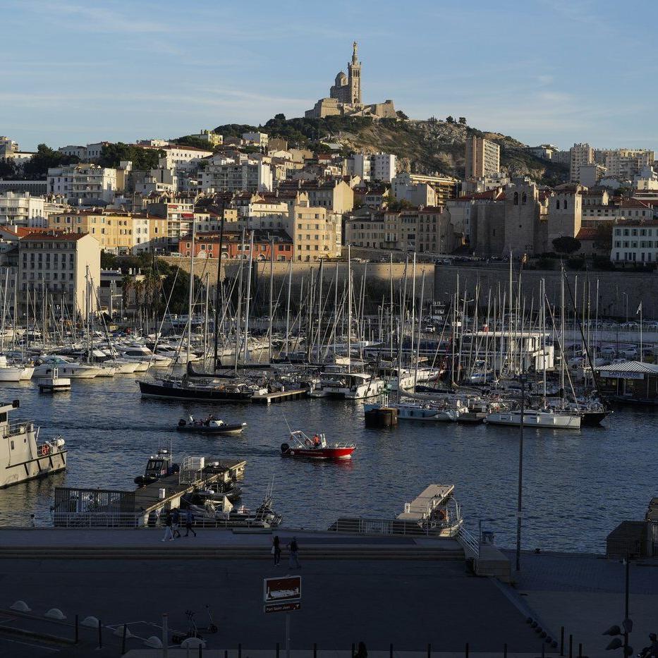 A notorious drug gang is in the crosshairs of a French police investigation of prison attacks